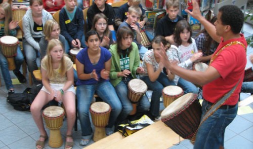 Projektwochen und Workshops für Schulen und Kitas mit Trommeln