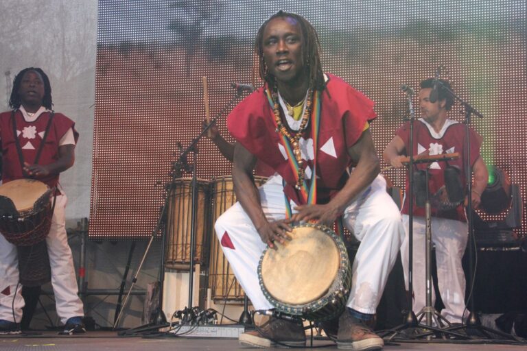 Percussion Shows - die Acts begeistern mit Dynamik, Entertainment, mit Trommelklängen, tiefen Bass-Sounds und mitreißenden Rhythmen