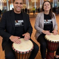Katja und Roberto Doku, Trommelkunst Events aus dem Hamburger Süden, in Hamburg und deutschlandweite Event mit Trommeln und Musik
